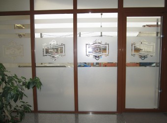 Geam Sablat Despartitor